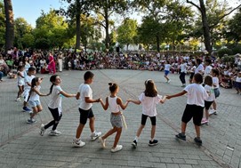 Πέφτει η αυλαία της "Κατασκήνωσης στην πόλη" - Γιορτή στα γήπεδα ποδοσφαίρου Νεάπολης 